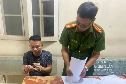 Đối tượng Trần Đức Hữu khai nhận hành vi phạm tội.