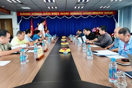 Toàn cảnh buổi làm việc.