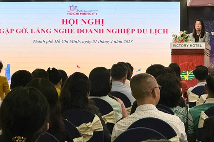 Lãnh đạo Sở Du lịch thành phố Hồ Chí Minh gặp gỡ doanh nghiệp để tháo gỡ khó khăn.