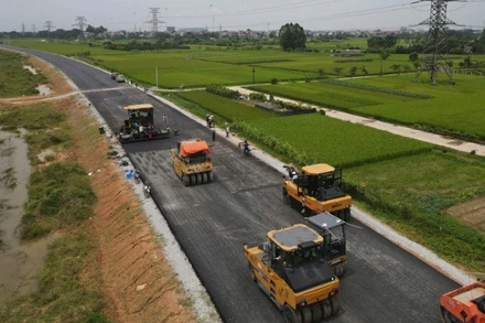 Công trường thi công dự án đường Vành đai 4 - Vùng Thủ đô.