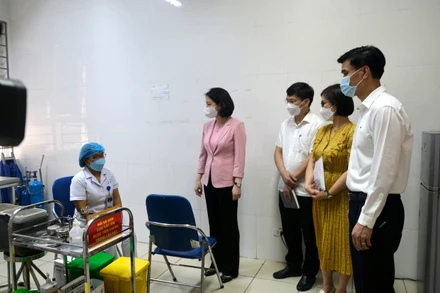 Lãnh đạo thành phố Hà Nội kiểm tra công tác phòng, chống dịch Covid-19 trên địa bàn.