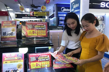Người tiêu dùng có cơ hội mua hàng hóa với mức giá ưu đãi trong các sự kiện của chương trình Khuyến mại tập trung thành phố Hà Nội.