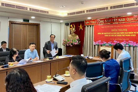 Giám đốc Sở Giáo dục và Đào tạo Hà Nội Trần Thế Cương thông tin tại Hội nghị.