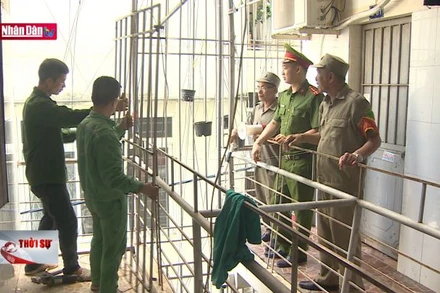 Vận động người dân tháo dỡ "chuồng cọp", mở lối thoát hiểm