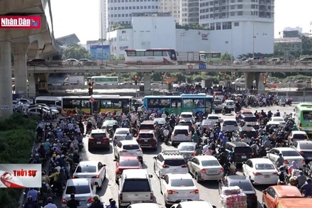 Ùn tắc kéo dài do mở rộng rào chắn thi công