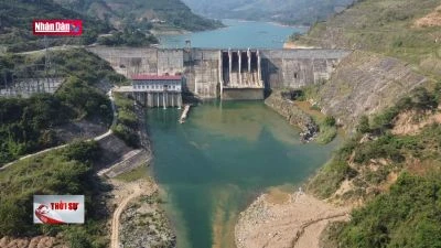 Nguồn nước cạn kiệt khiến thủy điện gặp khó khăn