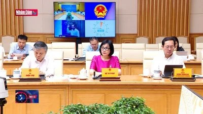 Thường trực Chính phủ làm việc với TP HCM triển khai Nghị quyết 98 của Quốc hội