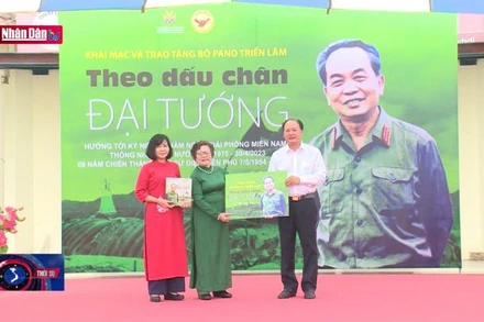 Khai mạc triển lãm ''Theo dấu chân Đại tướng''