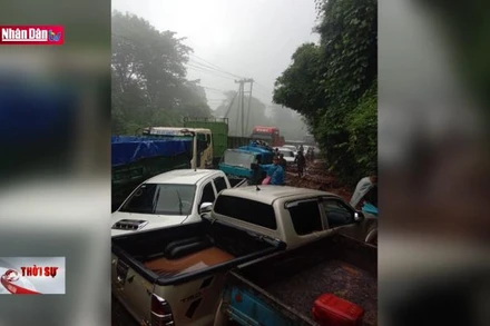 Người Việt bị mắc kẹt tại đường 8 ở Lào đã được cứu hộ an toàn