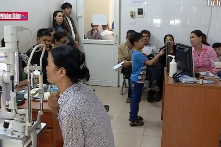 Đau mắt đỏ tăng đột biến ở trẻ em