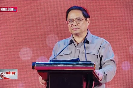 Thủ tướng dự lễ phát lệnh xuất khẩu đầu xuân tại cảng Tân Cảng Cát Lái