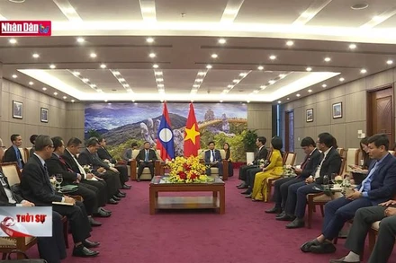 Phó Chủ tịch Quốc hội CHDCND Lào thăm và làm việc tại Đà Nẵng