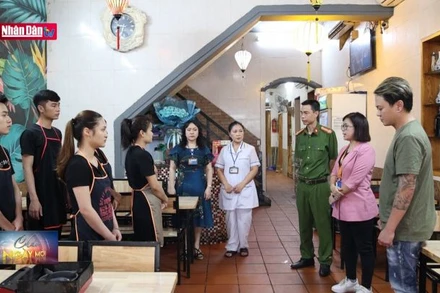 Tạm đình chỉ hoạt động của nhà hàng cho khách dùng nước lẩu thừa