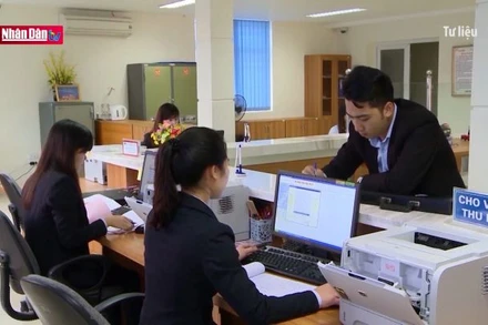 Lo ngại ngân hàng mua trái phiếu doanh nghiệp sân sau