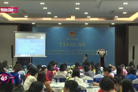 Nâng cao năng lực cho cán bộ nữ lãnh đạo