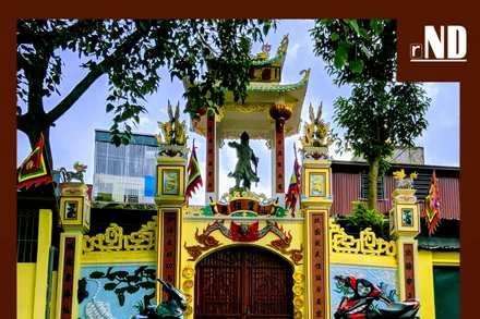 Dấu thiêng trên bến vắng