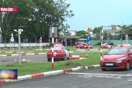 Xử lý nghiêm hành vi dùng công nghệ gian lận khi thi lái xe