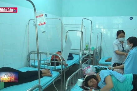 19 người nhập viện do ngộ độc sau tiệc cưới