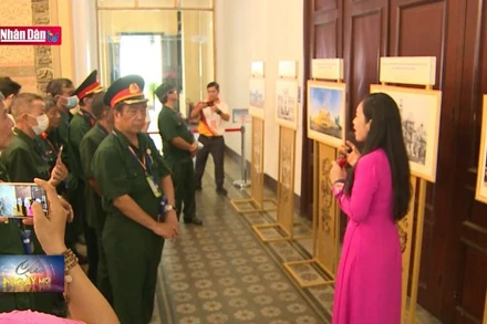 Lần đầu tiên trụ sở UBND thành phố Hồ Chí Minh đón khách tham quan