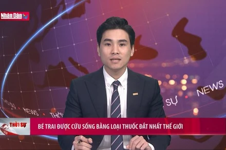 Bé trai được cứu sống bằng loại thuốc đắt nhất thế giới