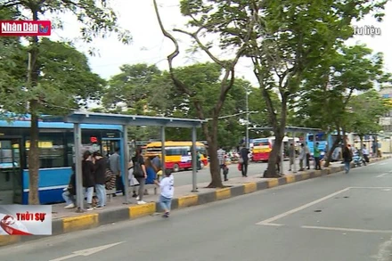 Hà Nội yêu cầu đeo khẩu trang tại nơi đông người