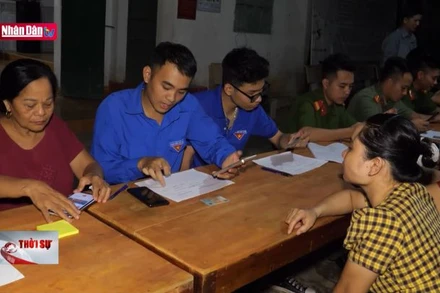 Xuyên đêm hỗ trợ cấp định danh điện tử cho công dân