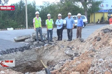 Xử lý khẩn cấp hố sâu bất thường trên Quốc lộ 1