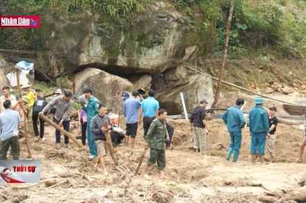 Ấm áp tình người sau cơn lũ