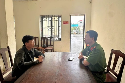 Đối tượng Khuất Văn Sinh tại cơ quan điều tra.