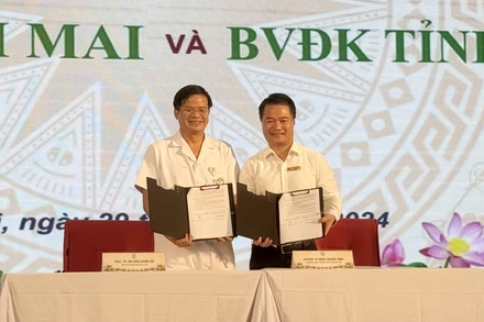 Lãnh đạo Bệnh viện Bạch Mai và Bệnh viện đa khoa tỉnh Phú Thọ ký biên bản hợp tác toàn diện nhằm nâng cao chất lượng khám chữa bệnh.