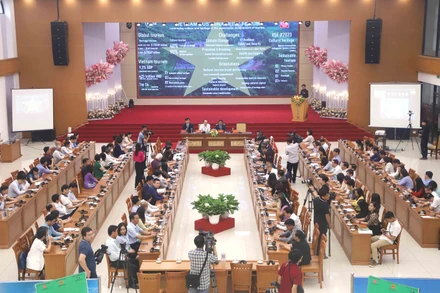 Quang cảnh buổi hội thảo.