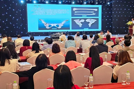 Dấu tích về người tiền sử phát hiện tại hang Con Moong ở Thanh Hóa.