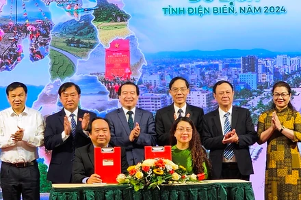Điện Biên-Thanh Hóa ký kết hợp tác phát triển du lịch.