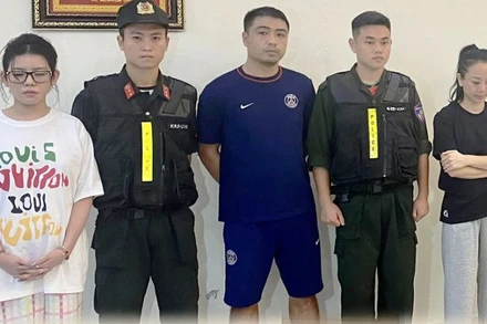 Công an bắt giữ, quản thúc các đối tượng.