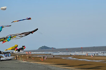 Lợi thế du lịch biển ở xã Hoằng Trường, huyện Hoằng Hóa, tỉnh Thanh Hóa.