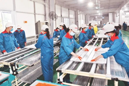 Sản xuất đồ điện gia dụng tại nhà máy của Tập đoàn Sunhouse, huyện Quốc Oai, Hà Nội. (Ảnh Đăng Anh)