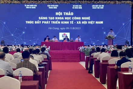 Đông đảo các nhà khoa học dự Hội thảo.