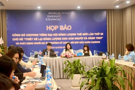 Quang cảnh cuộc họp báo.