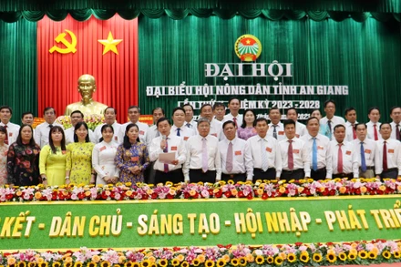 Ra mắt Ban Chấp hành Hội Nông dân tỉnh An Giang khóa 10.