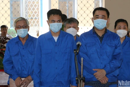 Các bị cáo hầu tòa