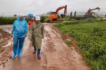 Lãnh đạo EVN kiểm tra công tác phòng, chống mưa lũ tại công trường đường dây 500kV Lào Cai-Vĩnh Yên, sáng 23/5.