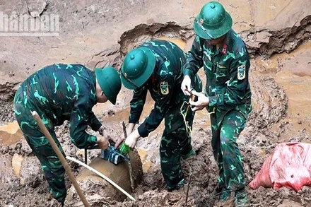 Lực lượng công binh đã hủy nổ thành công quả bom nặng 350kg được người dân phát hiện sau trận mưa lũ tại bản Tà Vài, xã Chiềng Hặc.