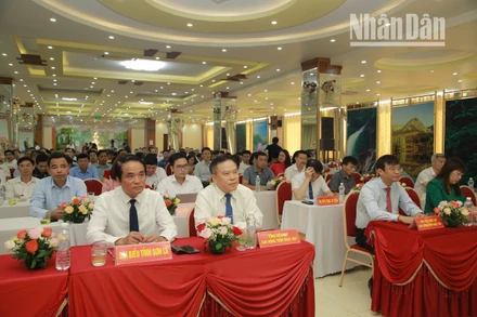 Các đại biểu dự Lễ kỷ niệm 40 năm xuất bản số báo đầu tiên Báo Nông thôn ngày nay.