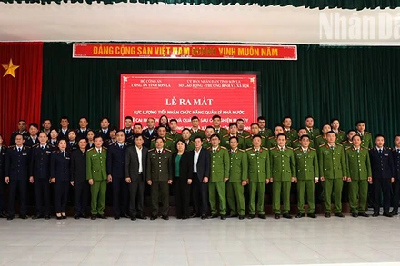 Các đại biểu tại tại lễ ra mắt lực lượng quản lý Nhà nước về cai nghiện ma túy.