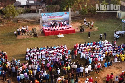 Lễ khai mạc Ngày chạy Olympic vì sức khỏe toàn dân tại xã Chiềng Đen, thành phố Sơn La.