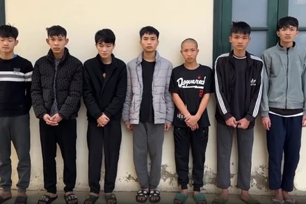 Nhóm thanh niên bị cơ quan công an tạm giữ.