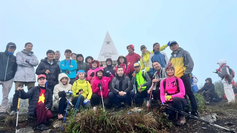 Khối tháp mang tên Lảo Thẩn, ở độ cao 2.860 m luôn nằm trong lựa chọn chinh phục của những người ưa thích trải nghiệm trekking.