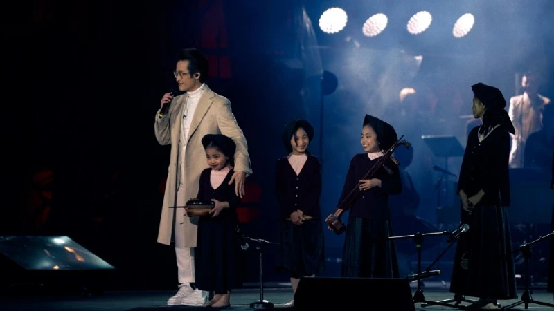 Phim lấy cảm hứng từ live concert "Chân trời rực rỡ" của ca sĩ Hà Anh Tuấn. (Ảnh: Đoàn phim cung cấp)