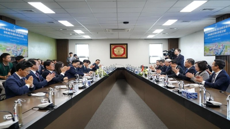 Quang cảnh buổi làm việc tại VKIST của Chủ tịch Quốc hội Hàn Quốc Woo Won Shik.