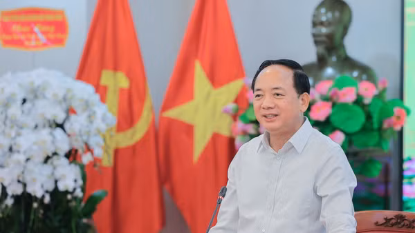 Đồng chí Trịnh Văn Quyết, Ủy viên Bộ Chính trị, Bí thư Trung ương Đảng, Trưởng Ban Tuyên giáo và Dân vận Trung ương phát biểu chúc mừng Thông tấn xã Việt Nam. (Ảnh: PHẠM CƯỜNG)